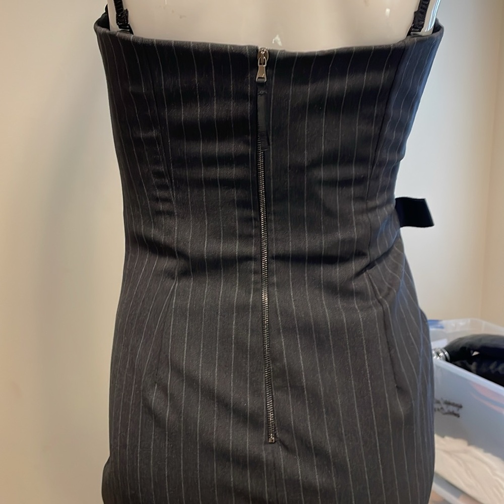 D&G Grey Pinstripe Strapless Look Gathered Ruched Waist Pencil Dress IT42 NWOT 6 - Picture 11 of 17